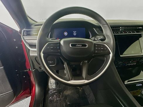 Certified 2024 Jeep Grand Cherokee Altitude AWD/4WD image 19