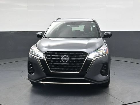Used 2023 Nissan Kicks SR w/ SR Premium Package FWD image 15