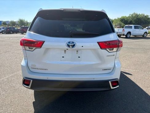 Used 2018 Toyota Highlander Limited Platinum w/ Carpet Mat Package (TMS) AWD/4WD image 4