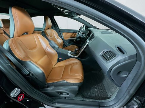 Used 2015 Volvo S60 T5 Platinum image 32