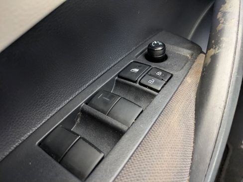 Used 2020 Toyota Corolla LE FWD image 19