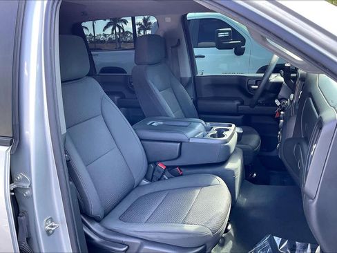 Used 2020 Chevrolet Silverado 2500 Custom w/ Custom Value Package image 8