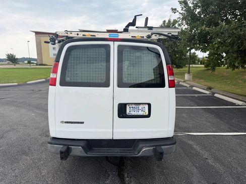 Used 2020 GMC Savana 2500 w/ Driver Convenience Package RWD image 4