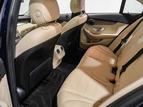 Used 2021 Mercedes-Benz C 300 4MATIC Sedan image 32