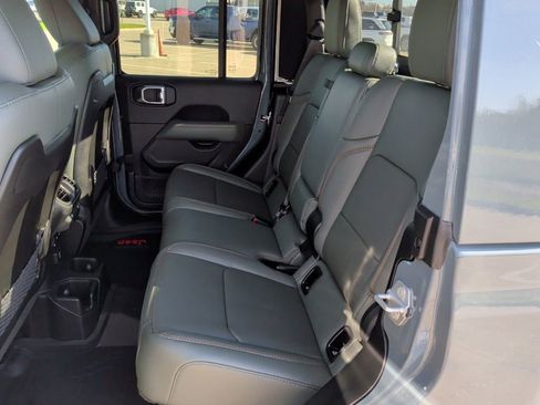 New 2026 Jeep Gladiator Mojave image 42