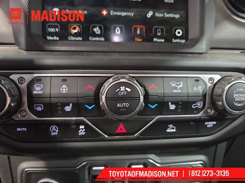 Used 2022 Jeep Gladiator Willys image 19