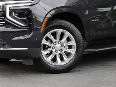 Used 2025 Chevrolet Tahoe Premier AWD/4WD image 2