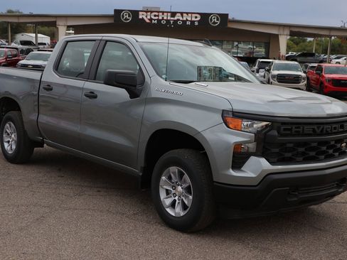 Used 2026 Chevrolet Silverado 1500 W/T w/ Trailering Package image 1