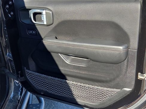 Used 2021 Jeep Wrangler Unlimited Rubicon w/ Trailer Tow Package image 15