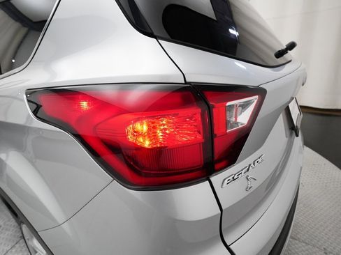 Used 2019 Ford Escape Titanium image 33