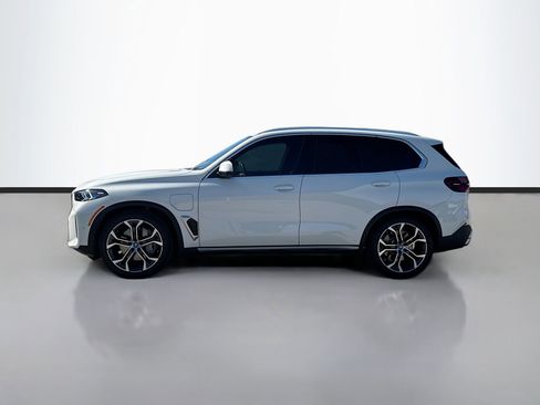 New 2025 BMW X5 xDrive50e w/ Climate Comfort Package image 7