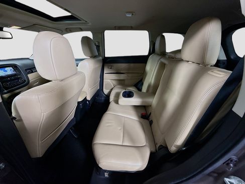 Used 2016 Mitsubishi Outlander GT image 24