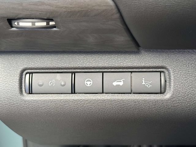 Used 2026 Nissan Pathfinder Platinum w/ Cargo Package AWD/4WD image 23