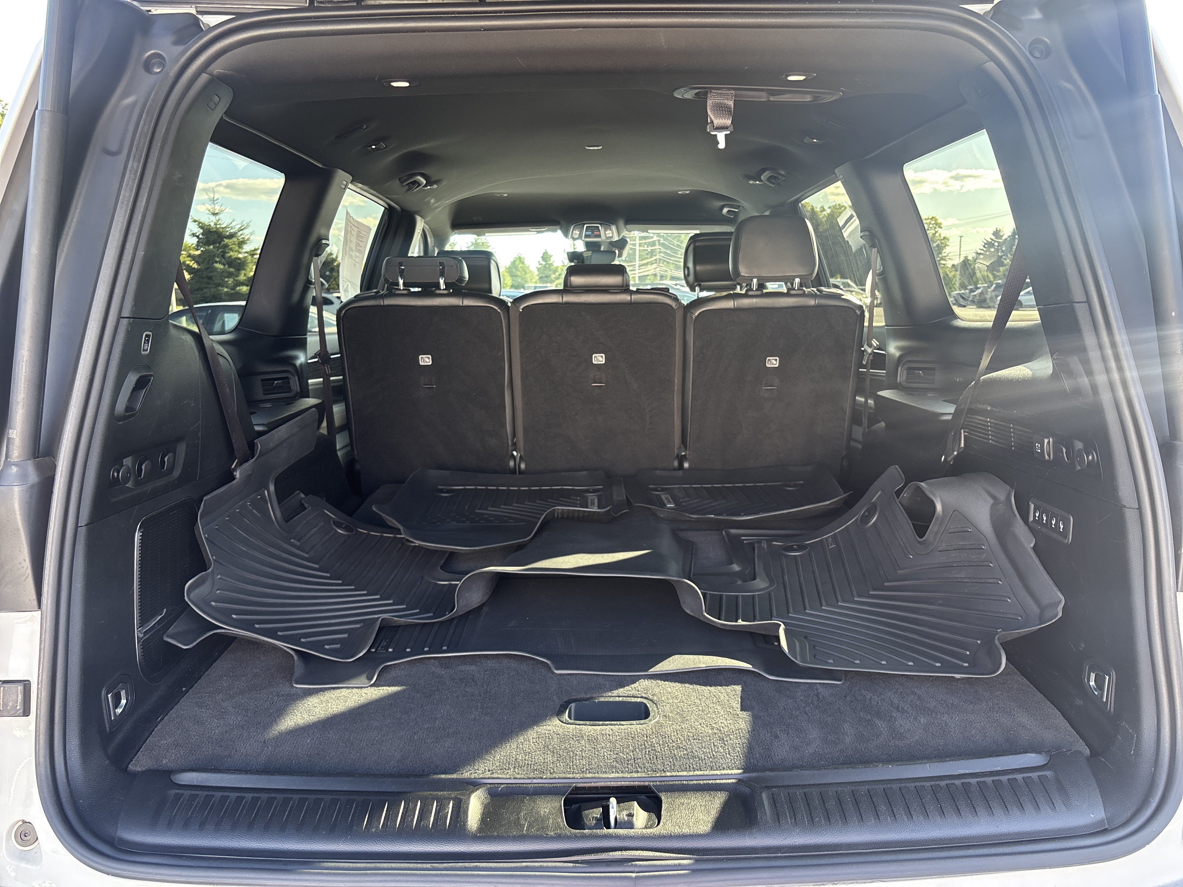 Used 2022 Jeep Wagoneer Series III AWD/4WD image 29