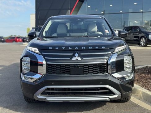 New 2025 Mitsubishi Outlander SE image 6