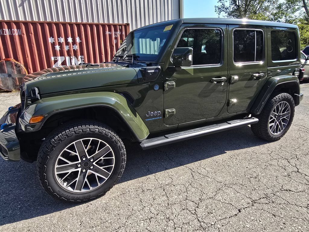 Used 2024 Jeep Wrangler High Altitude AWD/4WD image 2