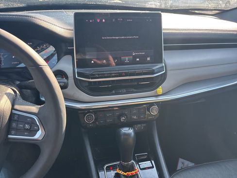 Used 2023 Jeep Compass Limited w/ Sun and Sound Group image 10