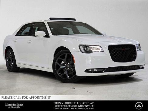 Used 2023 Chrysler 300 S RWD image 1