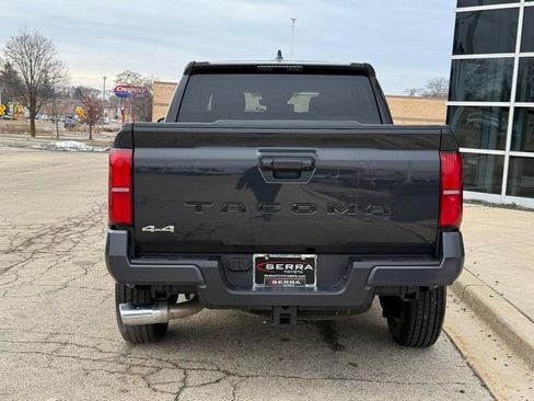 Used 2025 Toyota Tacoma SR5 image 4