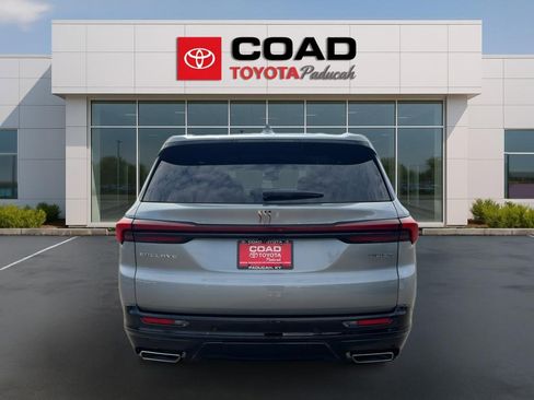 Used 2025 Buick Enclave Sport Touring FWD image 4