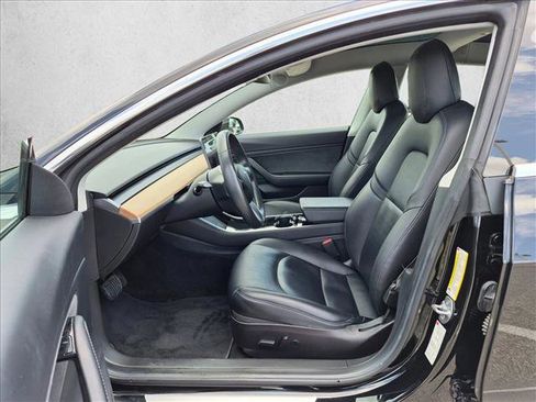 Used 2018 Tesla Model 3 Long Range RWD image 16