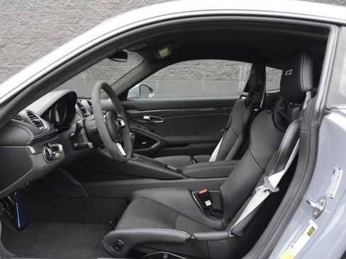 Certified 2025 Porsche 718 Cayman GTS RWD image 15
