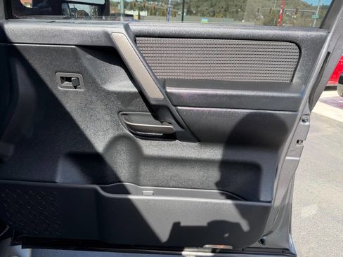 Used 2014 Nissan Titan SV image 29