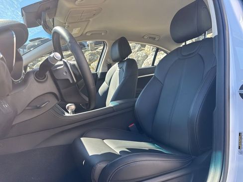 Used 2026 Genesis G70 2.5T image 14