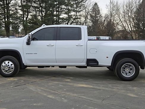 Certified 2024 Chevrolet Silverado 3500 LTZ w/ LTZ Plus Package image 9