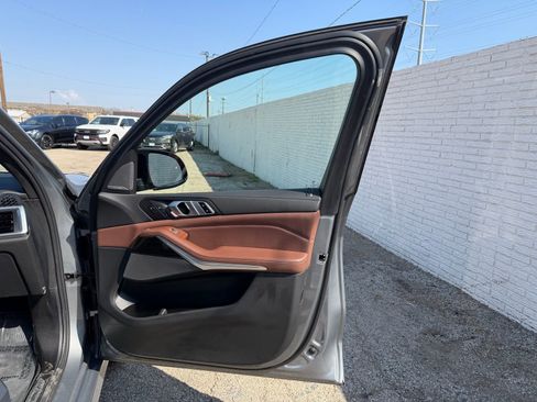 Used 2023 BMW X7 M60i w/ Executive Package image 26