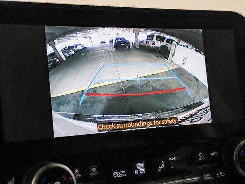 Certified 2024 Toyota Highlander XLE FWD image 25