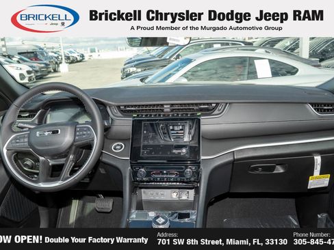 New 2025 Jeep Grand Cherokee L Laredo image 22