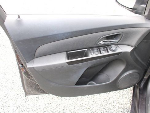 Used 2014 Chevrolet Cruze LT FWD image 19