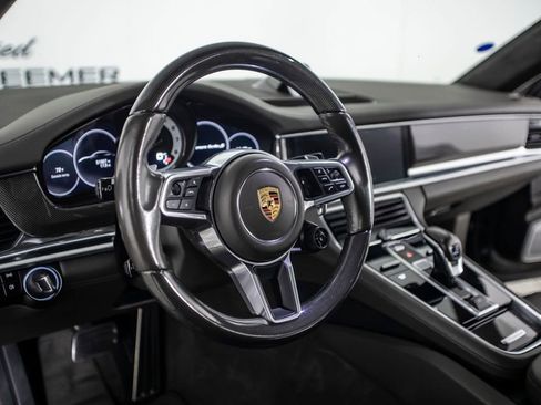 Used 2018 Porsche Panamera Turbo S Executive image 25