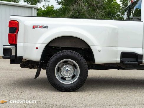 Used 2023 Ford F350 Lariat w/ Lariat Ultimate Package AWD/4WD image 5