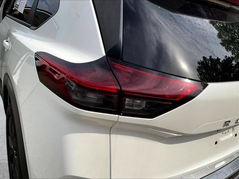 Used 2023 Nissan Rogue SV FWD image 24