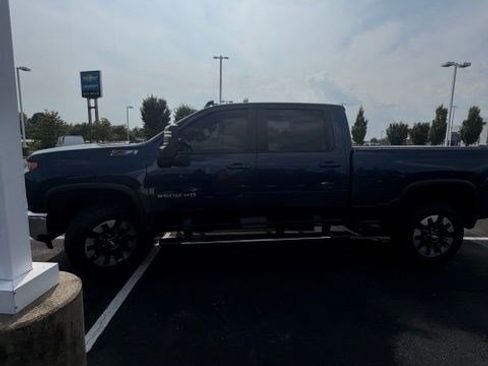 Used 2021 Chevrolet Silverado 2500 LT w/ All Star Edition AWD/4WD image 18