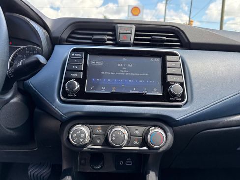 Used 2025 Nissan Versa SV FWD image 17