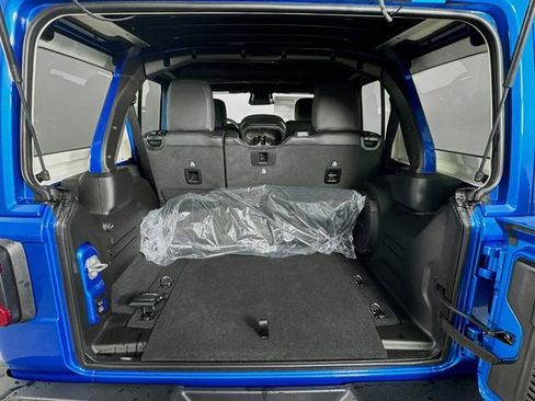 New 2026 Jeep Wrangler Unlimited Rubicon AWD/4WD image 30