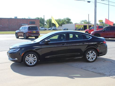 Used 2015 Chrysler 200 Limited FWD image 5