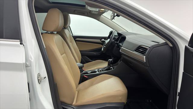 Used 2020 Volkswagen Jetta SE w/ SE Cold Weather Package FWD image 22