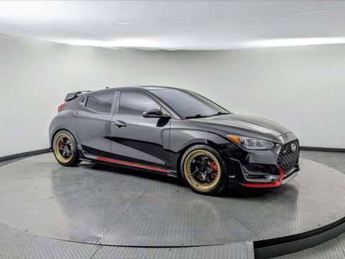 Used 2020 Hyundai Veloster N image 11