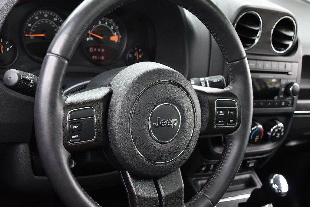 Used 2017 Jeep Patriot High Altitude FWD image 12