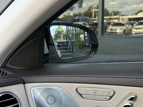 Used 2015 Mercedes-Benz S 550 Sedan image 36