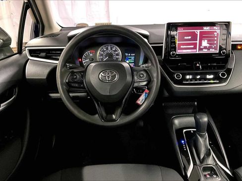 Used 2021 Toyota Corolla LE image 17