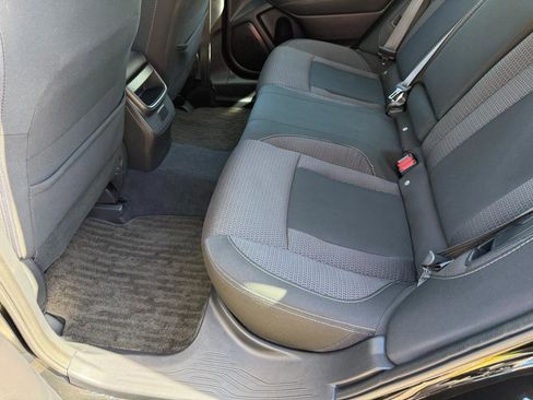 Used 2022 Subaru Outback 2.5i Premium AWD/4WD image 13