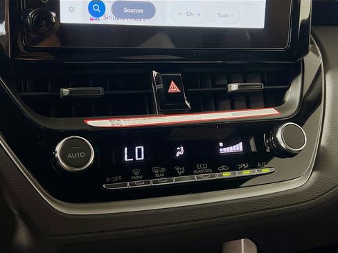 Used 2025 Toyota Corolla Cross AWD Hybrid image 26