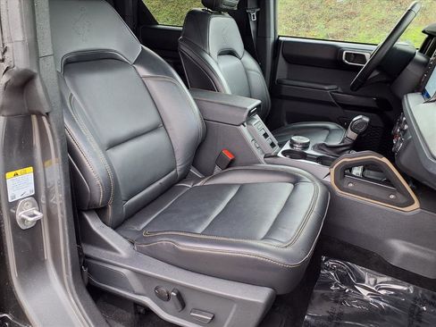 Certified 2025 Ford Bronco Badlands image 8