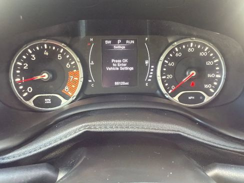Used 2019 Jeep Renegade Sport AWD/4WD image 16
