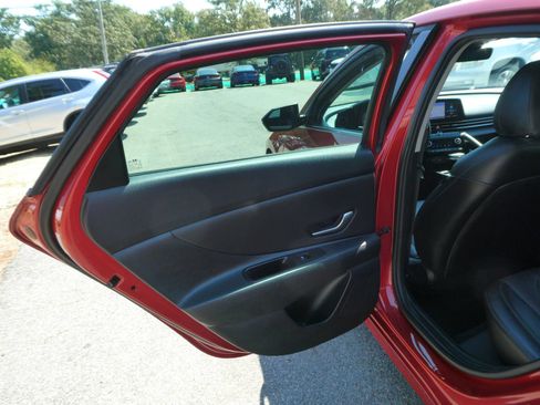 Used 2021 Hyundai Elantra Limited w/ Cargo Package FWD image 31